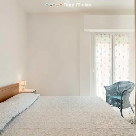 Inside Lerici, Free Parking *