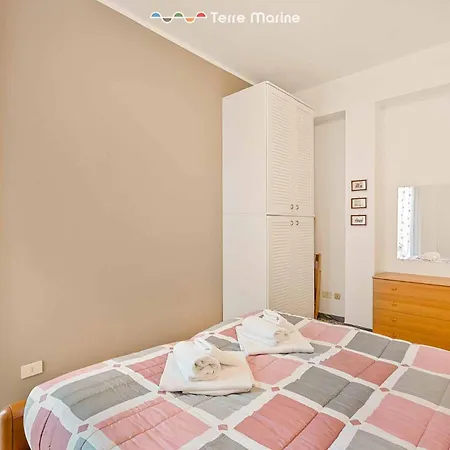 Inside Lerici, Free Parking